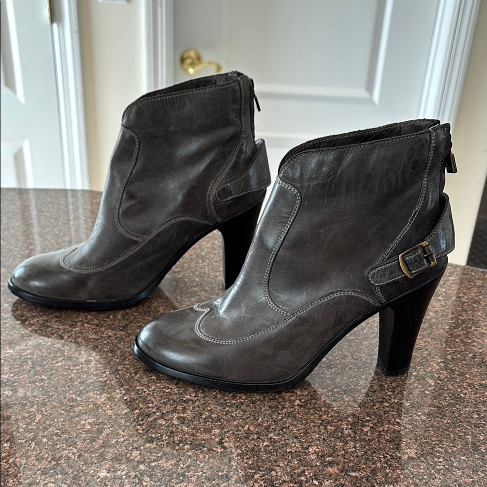 Belstaff Ladies Gray heel back zipper buckle boots-10-Wow! - Picture 2 of 15